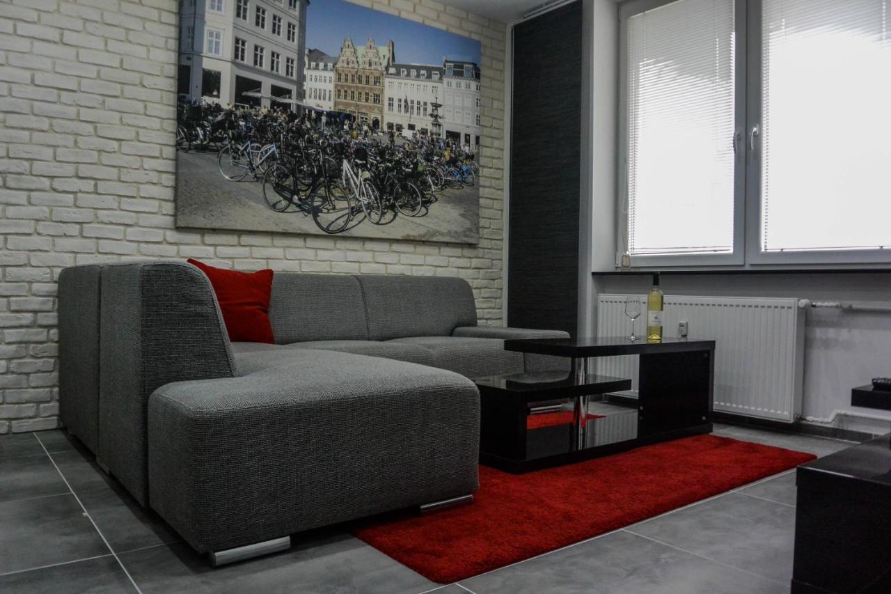 Rr Bus Station Apartment Братислава Екстер'єр фото