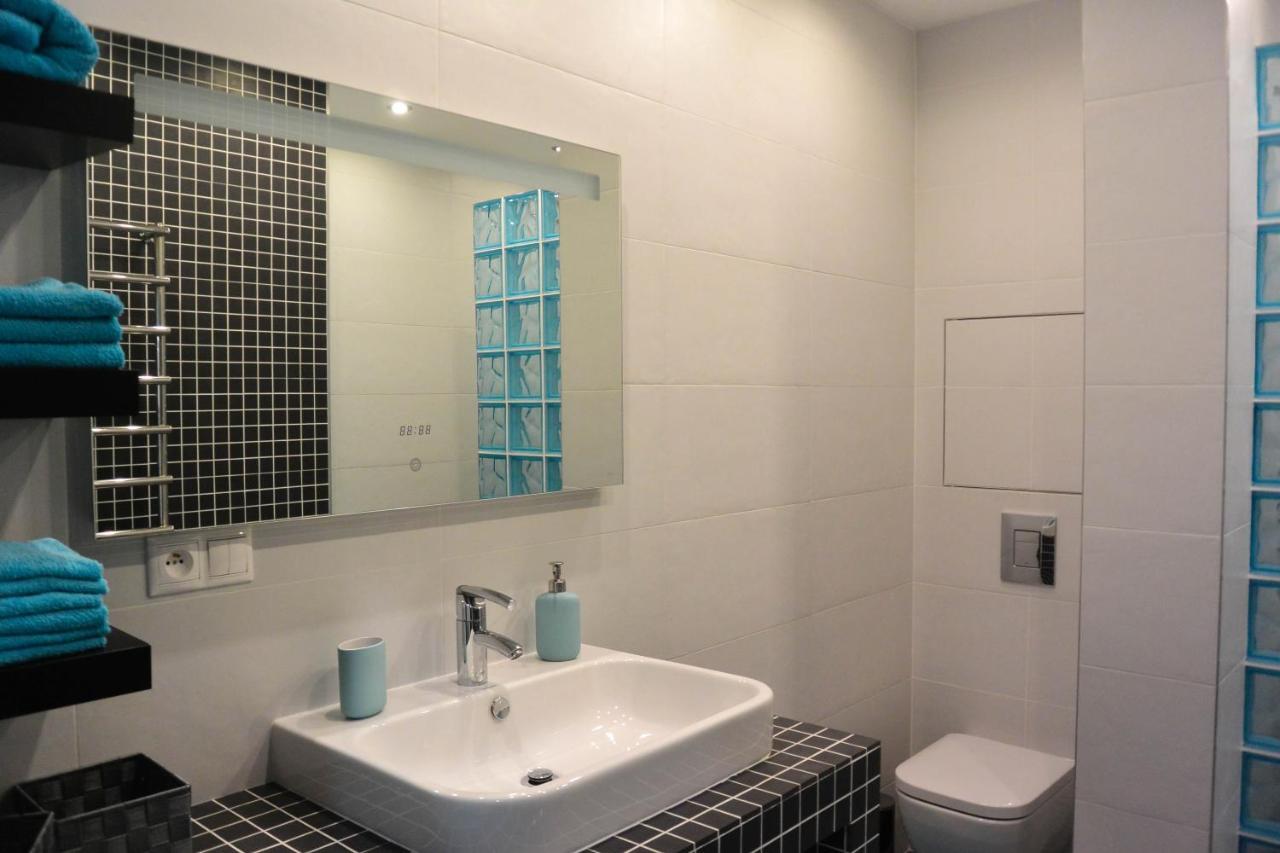 Rr Bus Station Apartment Братислава Екстер'єр фото